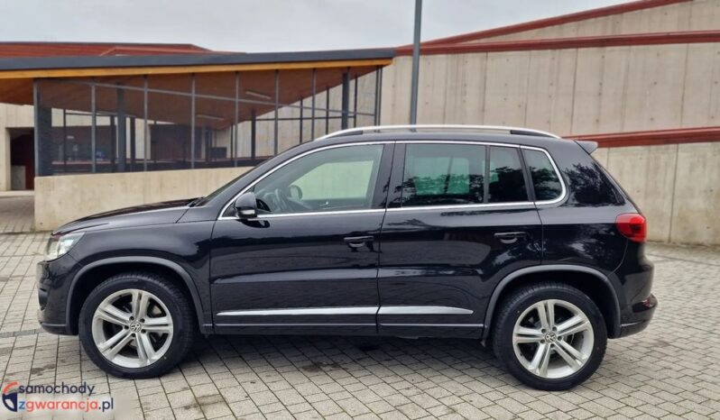 VOLKSWAGEN Tiguan  | 4×4 (doł. automatycznie) | Manualna | 150 KM | Czarny full