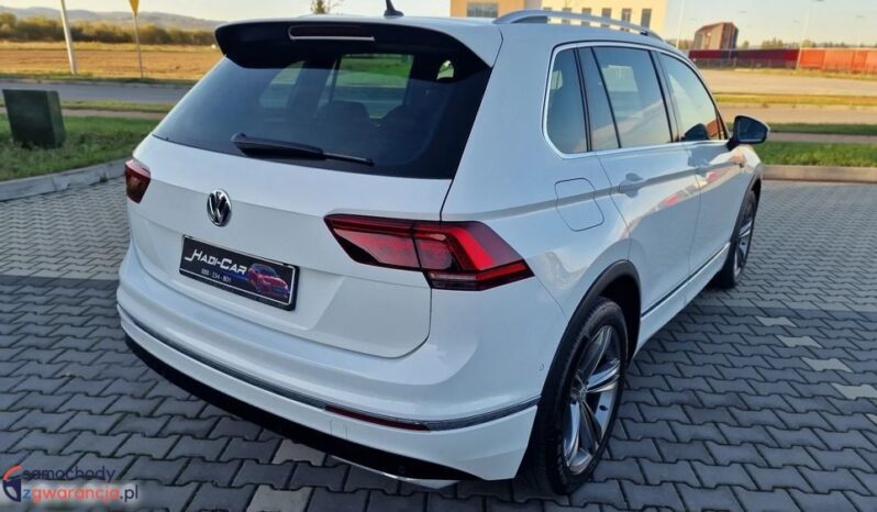 VOLKSWAGEN Tiguan  | 4×4 (doł. automatycznie) | Automatyczna | 240 KM | Biały full