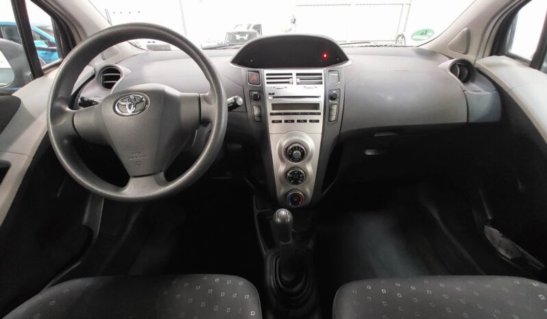 TOYOTA Yaris  | 2009 |  KM | 1300cm3 | Szary full