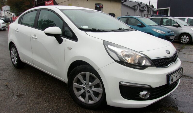 KIA Rio  | FWD (przód) | Manualna | 110|110 KM | bialy full