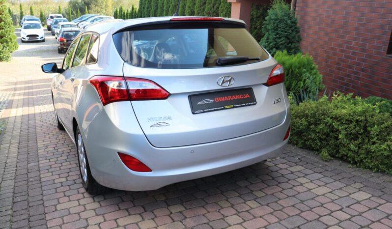 HYUNDAI I30  | 2013 | 90 KM | 1400cm3 | Srebrny full