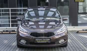 KIA Ceed  | FWD (przód) | Automatyczna | 135 KM | Brązowy full