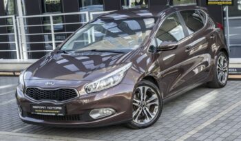 KIA Ceed  | FWD (przód) | Automatyczna | 135 KM | Brązowy full