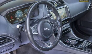 Jaguar XE | 4×4 (stały) | Automatyczna | 300 KM | Szary full