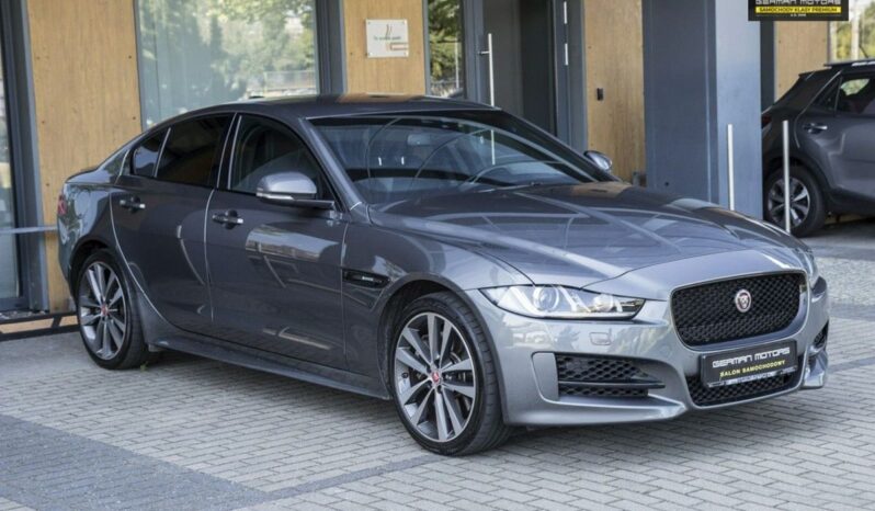 Jaguar XE | 4×4 (stały) | Automatyczna | 300 KM | Szary full