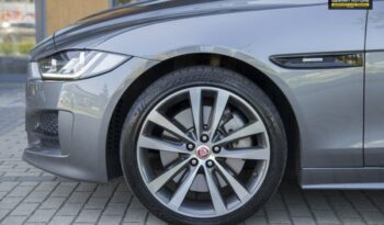 Jaguar XE | 4×4 (stały) | Automatyczna | 300 KM | Szary full