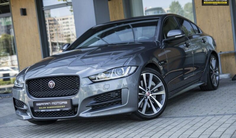 Jaguar XE | 4×4 (stały) | Automatyczna | 300 KM | Szary full