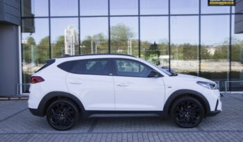 HYUNDAI Tucson  | 4×4 (doł. automatycznie) | Automatyczna | 184 KM | Biały full