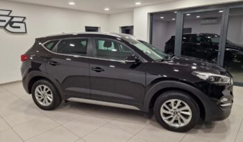 HYUNDAI Tucson  | FWD (przód) | Manualna | 132 KM | Czarny full