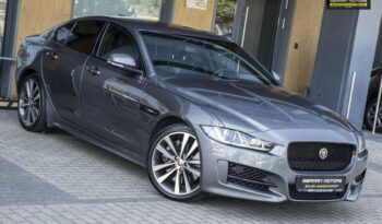 Jaguar XE | 4×4 (stały) | Automatyczna | 300 KM | Szary full