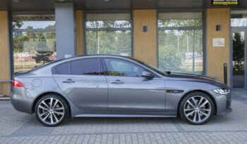 Jaguar XE | 4×4 (stały) | Automatyczna | 300 KM | Szary full