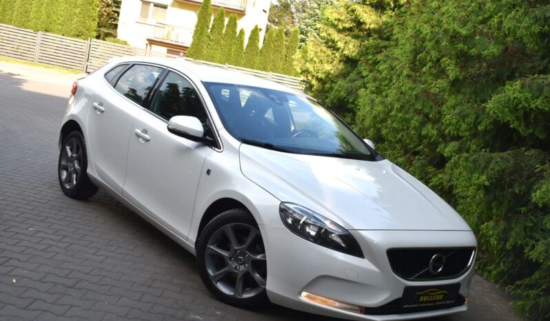 VOLVO V40  | FWD (przód) | Manualna | 120 KM | Biały full