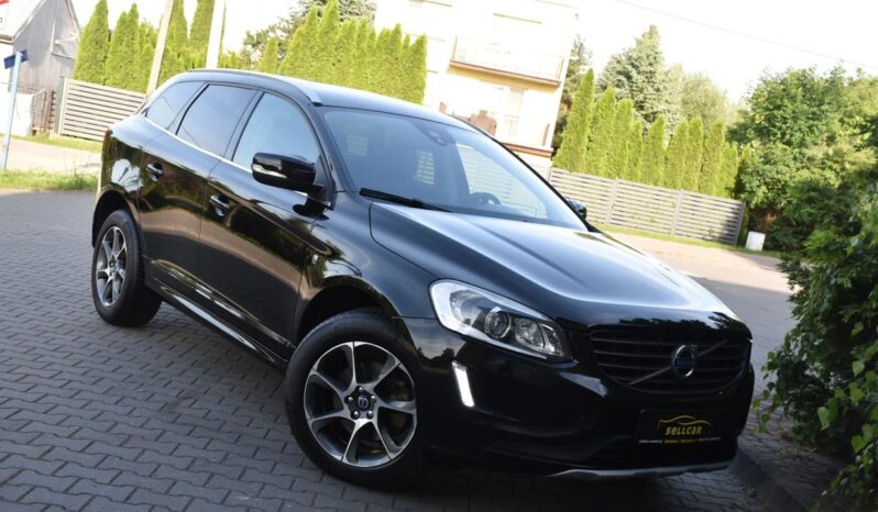 VOLVO XC 60 | FWD (przód) | Automatyczna | 150 KM | Czarny full