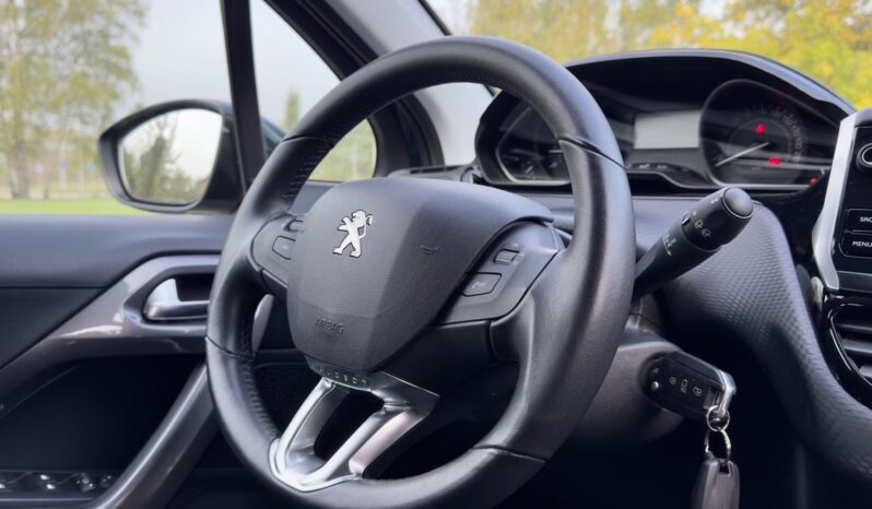 PEUGEOT 2008  | FWD (przód) | Manualna | 82 KM | Zielony full