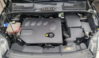 FORD Kuga  | FWD (przód) | Manualna | 136 KM | Czarny full