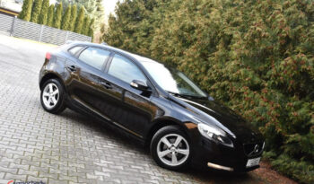 VOLVO V40  | FWD (przód) | Manualna | 120 KM | Czarny full