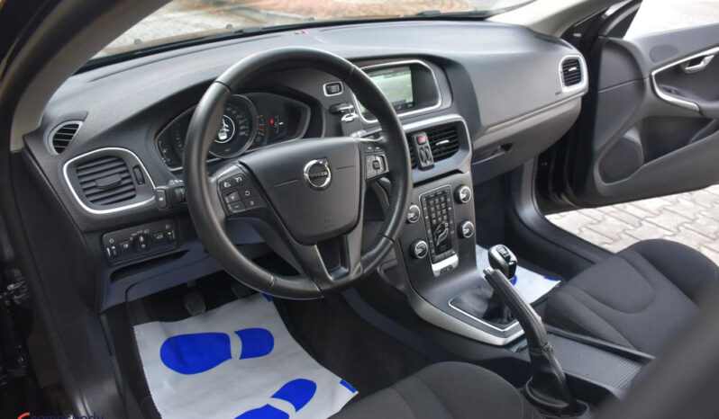 VOLVO V40  | FWD (przód) | Manualna | 120 KM | Czarny full