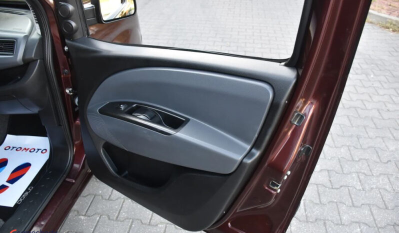 FIAT Doblo  | FWD (przód) | Manualna | 105 KM | Bordowy full