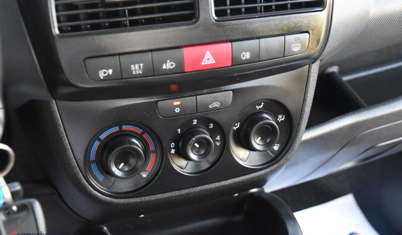 FIAT Doblo  | FWD (przód) | Manualna | 105 KM | Bordowy full