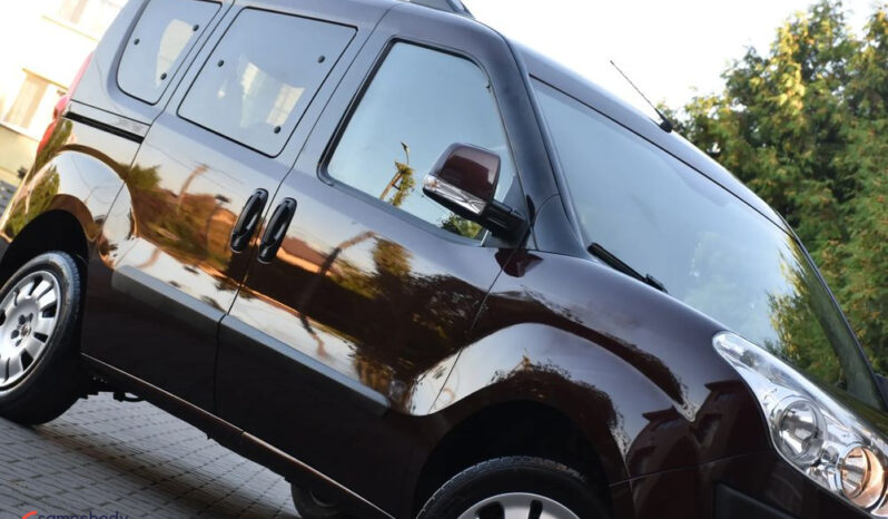 FIAT Doblo  | FWD (przód) | Manualna | 105 KM | Bordowy full