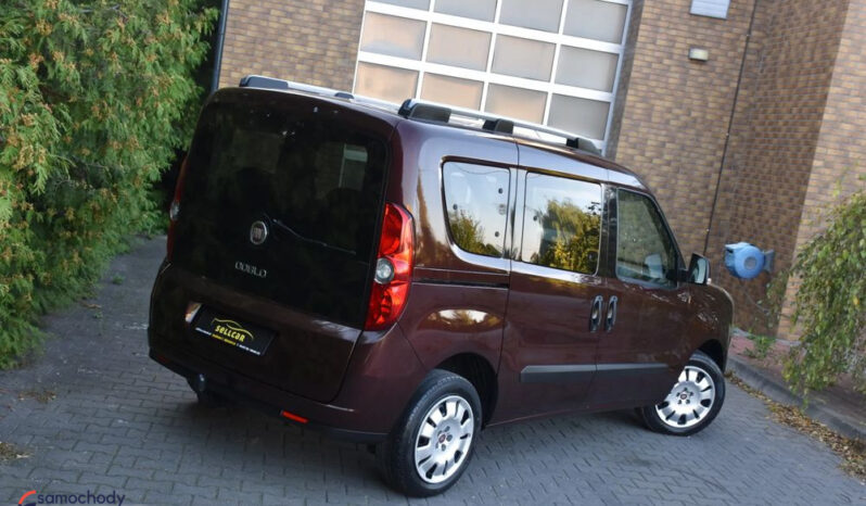 FIAT Doblo  | FWD (przód) | Manualna | 105 KM | Bordowy full