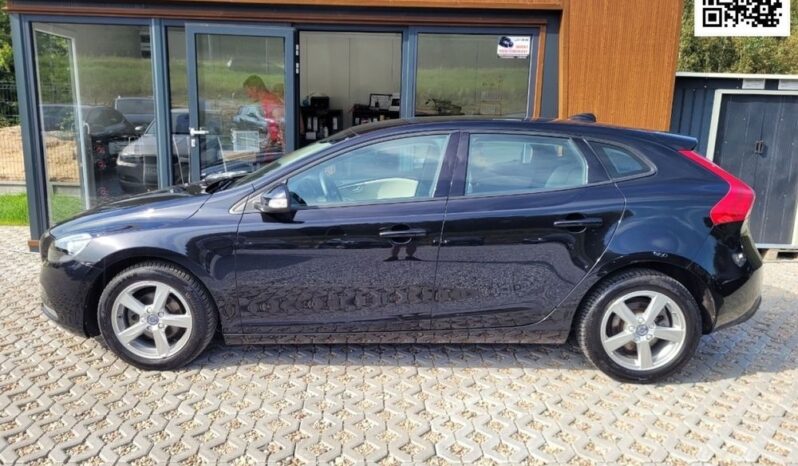 VOLVO V40  | FWD (przód) | Manualna | 115 KM | Czarny full
