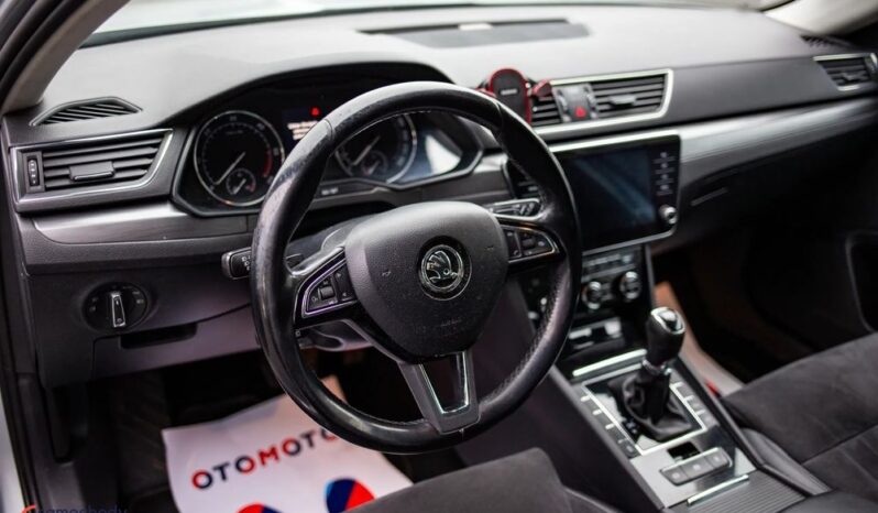 SKODA Superb  | FWD (przód) | Automatyczna | 150 KM | Srebrny full