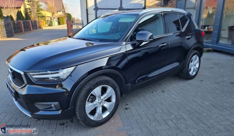 VOLVO XC 40 | FWD (przód) | Automatyczna | 149 KM | Czarny full