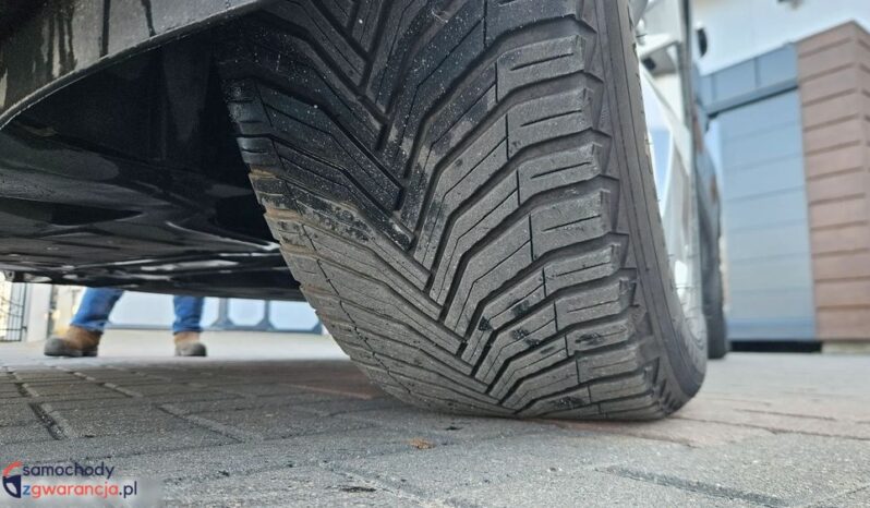 VOLVO XC 40 | FWD (przód) | Automatyczna | 149 KM | Czarny full