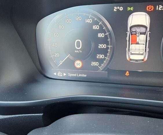 VOLVO XC 40 | FWD (przód) | Automatyczna | 149 KM | Czarny full