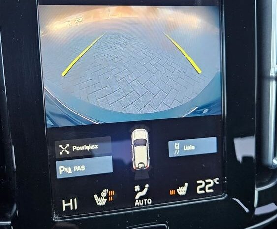 VOLVO XC 40 | FWD (przód) | Automatyczna | 149 KM | Czarny full