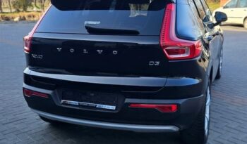 VOLVO XC 40 | FWD (przód) | Automatyczna | 149 KM | Czarny full