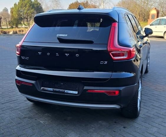 VOLVO XC 40 | FWD (przód) | Automatyczna | 149 KM | Czarny full