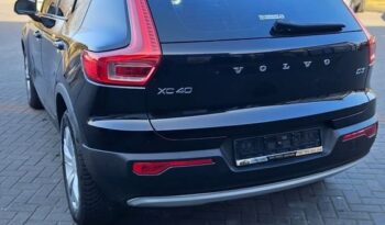 VOLVO XC 40 | FWD (przód) | Automatyczna | 149 KM | Czarny full
