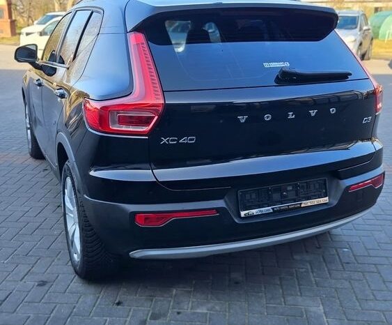 VOLVO XC 40 | FWD (przód) | Automatyczna | 149 KM | Czarny full