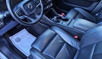 VOLVO XC 40 | FWD (przód) | Automatyczna | 149 KM | Srebrny full