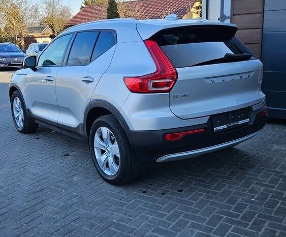 VOLVO XC 40 | FWD (przód) | Automatyczna | 149 KM | Srebrny full