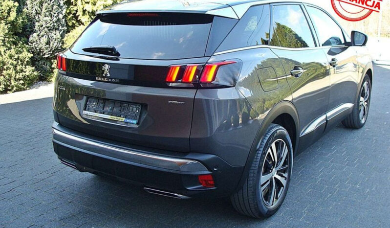PEUGEOT   3008     180 KM    Automatyczna    FWD (przód)    Szary full
