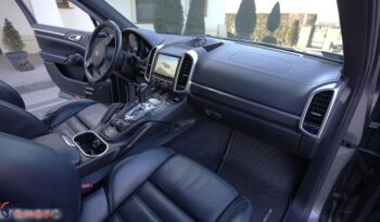 Porsche Cayenne | 4×4 (stały) | Automatyczna | 400 KM | Szary full