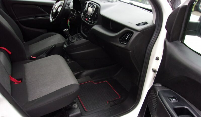 FIAT Doblo  | FWD (przód) | Manualna | 105 KM | bialy full