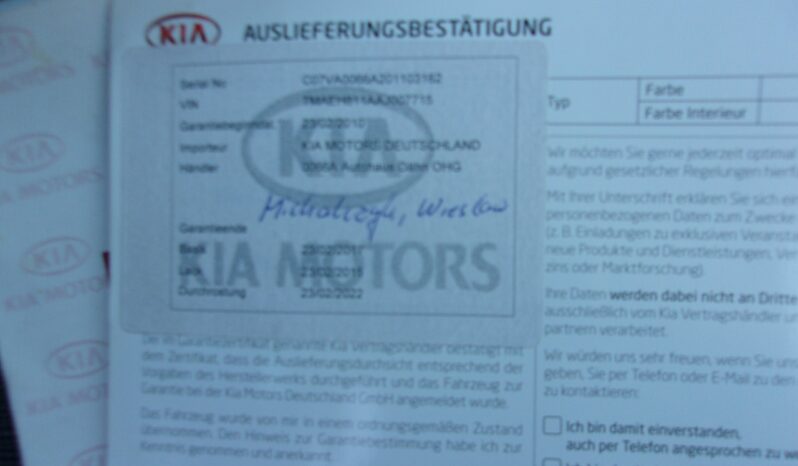KIA Venga  | FWD (przód) | Manualna | 90 KM | Niebieski full