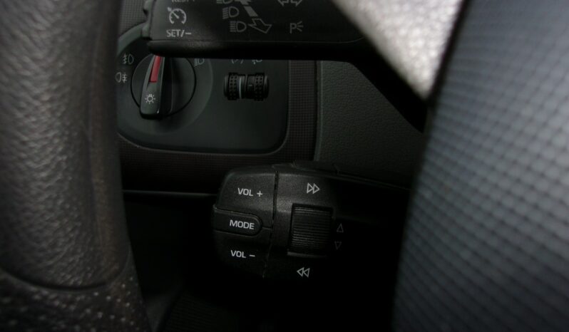 SEAT Ibiza  | FWD (przód) | Manualna | 85 KM | bialy full