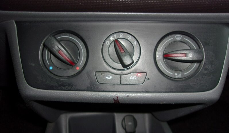SEAT Ibiza  | FWD (przód) | Manualna | 85 KM | bialy full