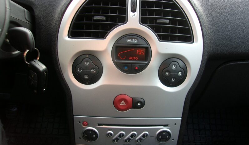 RENAULT Modus  | FWD (przód) | Manualna | 100 KM | Czarny full