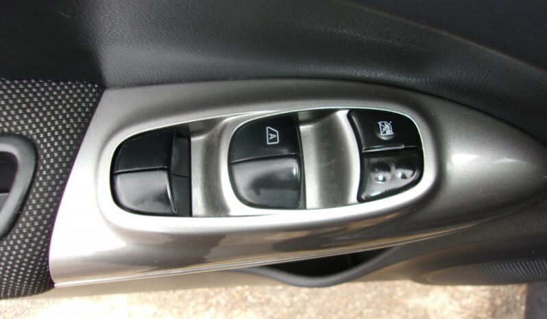 NISSAN Juke  | FWD (przód) | Manualna | 117 KM | Czarny full