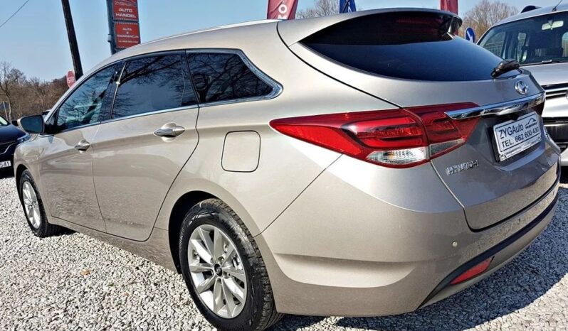 HYUNDAI i40  | FWD (przód) | Manualna | 116 KM | Złoty full