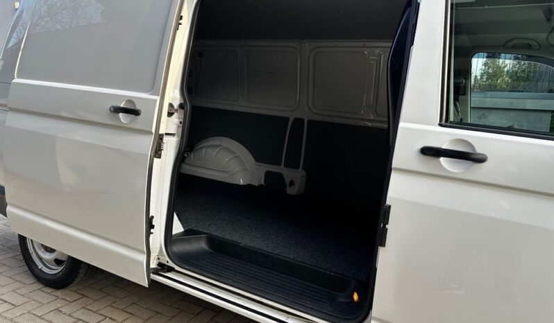 VOLKSWAGEN Transporter | 4×4 (doł. automatycznie) | Automatyczna | 180 KM | Biały full