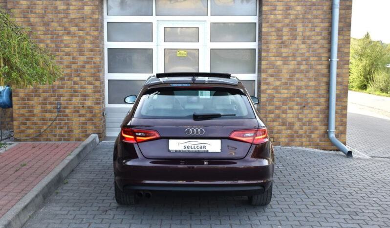AUDI A3  | FWD (przód) | Automatyczna | 122 KM | Bordowy full