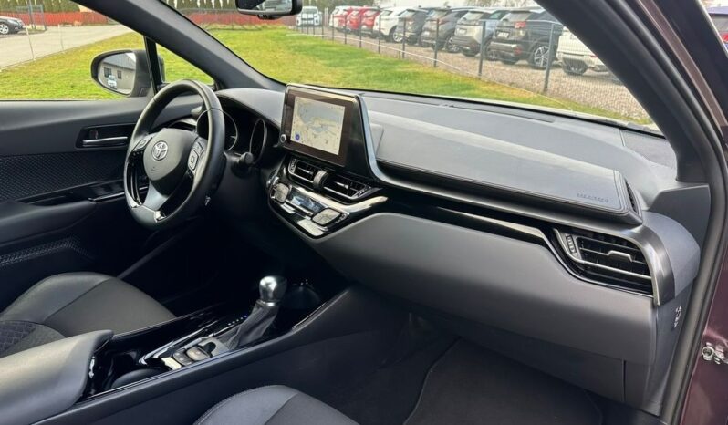 TOYOTA C-HR | FWD (przód) | Automatyczna | 98 KM | Bordowy full
