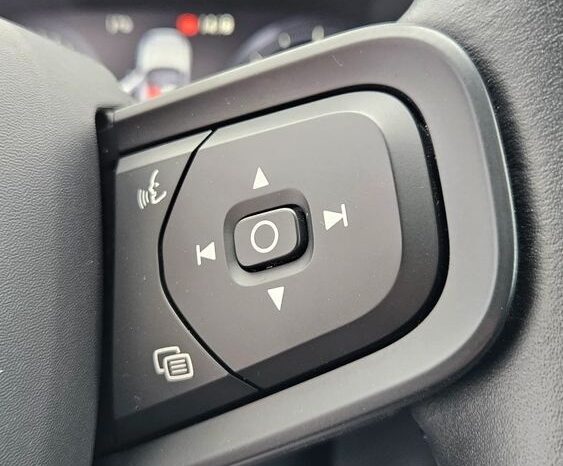 VOLVO XC 40 | FWD (przód) | Manualna | 149 KM | Czarny full